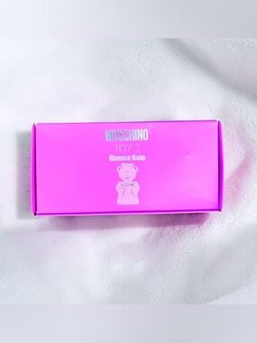 Moschino Toy 2 Bubble Gum gift set for women